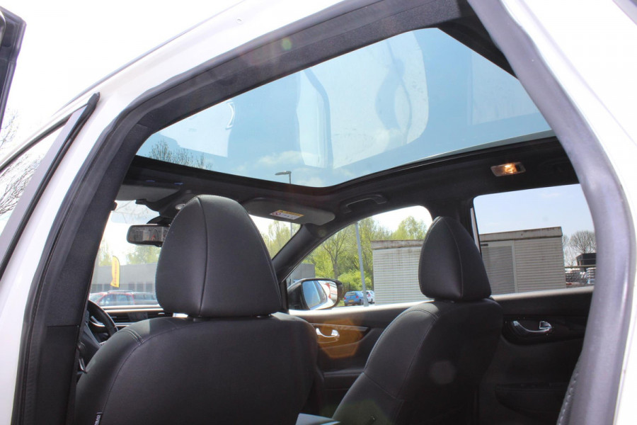 Nissan QASHQAI 1.6 N-Vision 1e eig PANO CAMERA´´S MEDIA NAVI CLIMA ALCANTARA -LEDER TREKHAAK