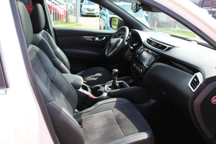 Nissan QASHQAI 1.6 N-Vision 1e eig PANO CAMERA´´S MEDIA NAVI CLIMA ALCANTARA -LEDER TREKHAAK