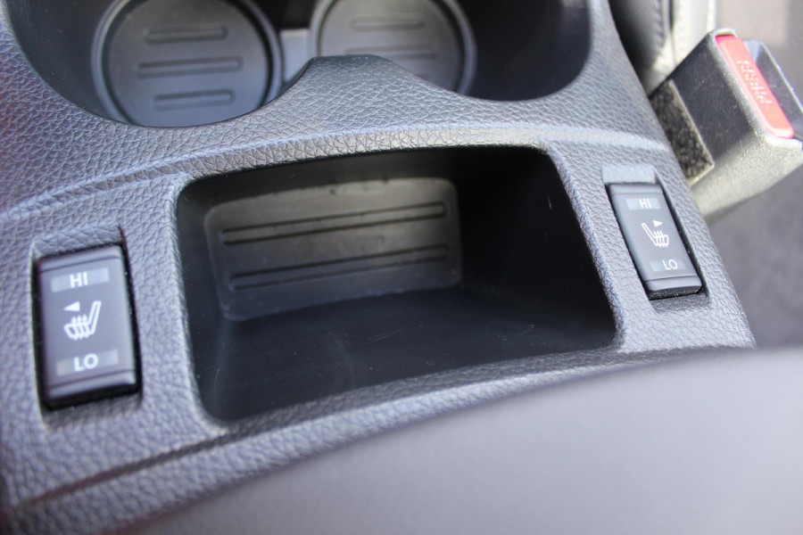 Nissan QASHQAI 1.6 N-Vision 1e eig PANO CAMERA´´S MEDIA NAVI CLIMA ALCANTARA -LEDER TREKHAAK