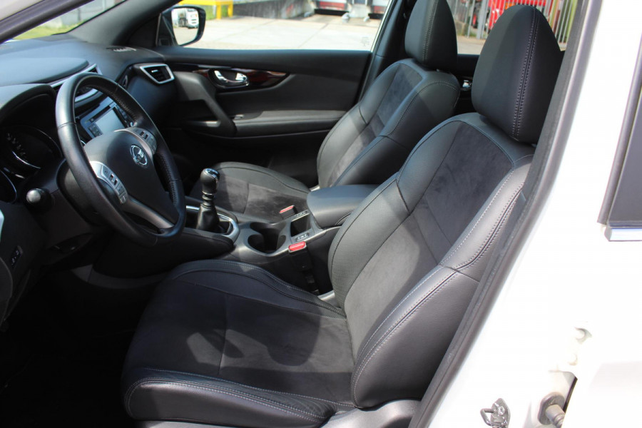 Nissan QASHQAI 1.6 N-Vision 1e eig PANO CAMERA´´S MEDIA NAVI CLIMA ALCANTARA -LEDER TREKHAAK