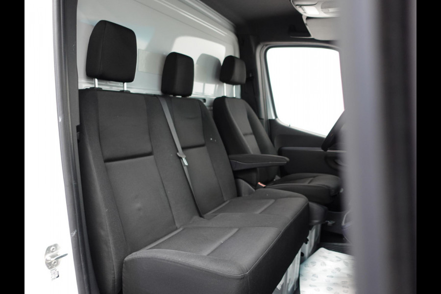 Mercedes-Benz Sprinter 315 150pk Automaat Bakwagen Laadklep Meubelbak Navi Airco Cruise Control Zijdeur Comfort stoelen