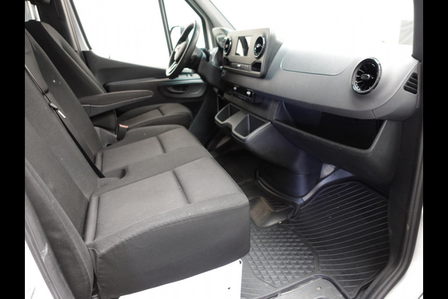 Mercedes-Benz Sprinter 315 150pk Automaat Bakwagen Laadklep Meubelbak Navi Airco Cruise Control Zijdeur Comfort stoelen