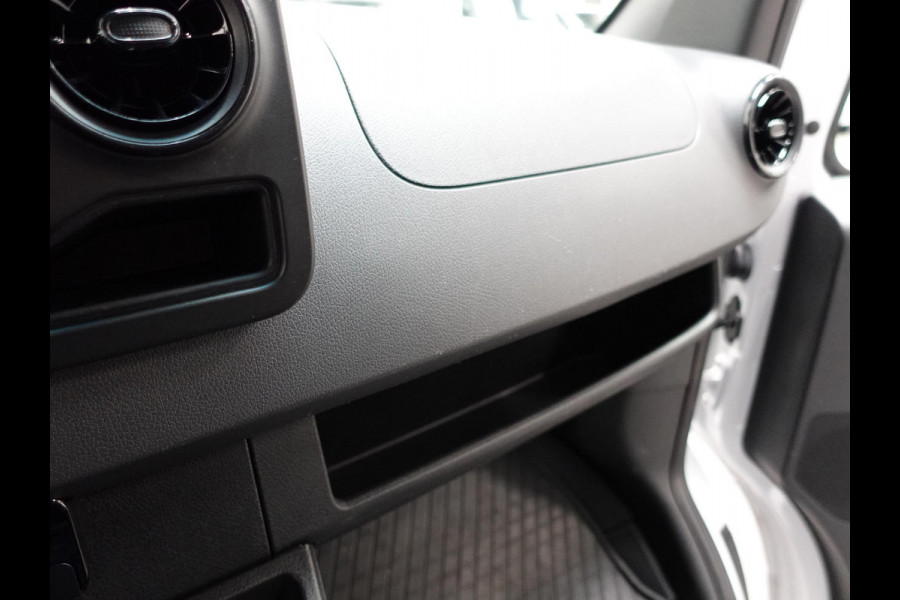 Mercedes-Benz Sprinter 315 150pk Automaat Bakwagen Laadklep Meubelbak Navi Airco Cruise Control Zijdeur Comfort stoelen