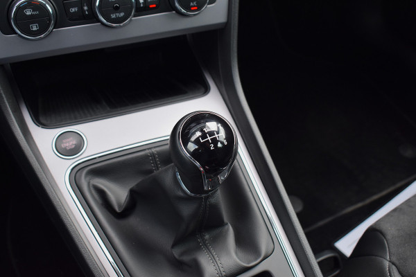 Seat León ST 1.5 TSI Style Ultimate Edition | Apple CarPlay | Leer/ Alcantara | Camera | Climate