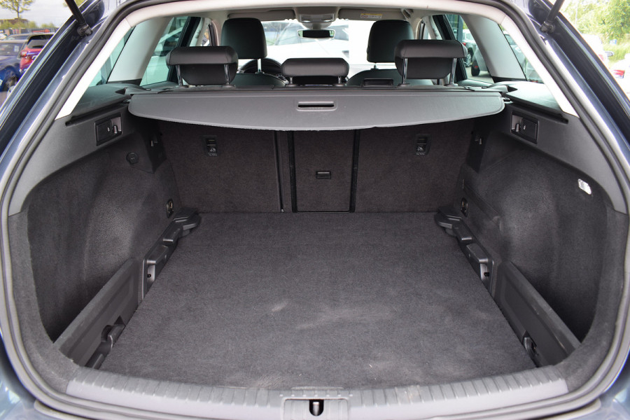 Seat León ST 1.5 TSI Style Ultimate Edition | Apple CarPlay | Leer/ Alcantara | Camera | Climate
