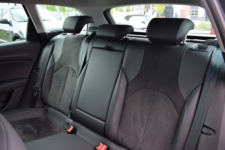 Seat León ST 1.5 TSI Style Ultimate Edition | Apple CarPlay | Leer/ Alcantara | Camera | Climate