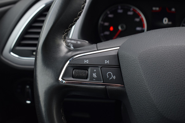 Seat León ST 1.5 TSI Style Ultimate Edition | Apple CarPlay | Leer/ Alcantara | Camera | Climate