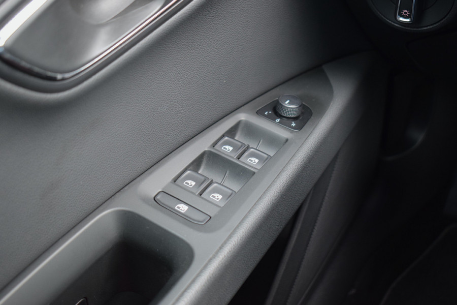 Seat León ST 1.5 TSI Style Ultimate Edition | Apple CarPlay | Leer/ Alcantara | Camera | Climate