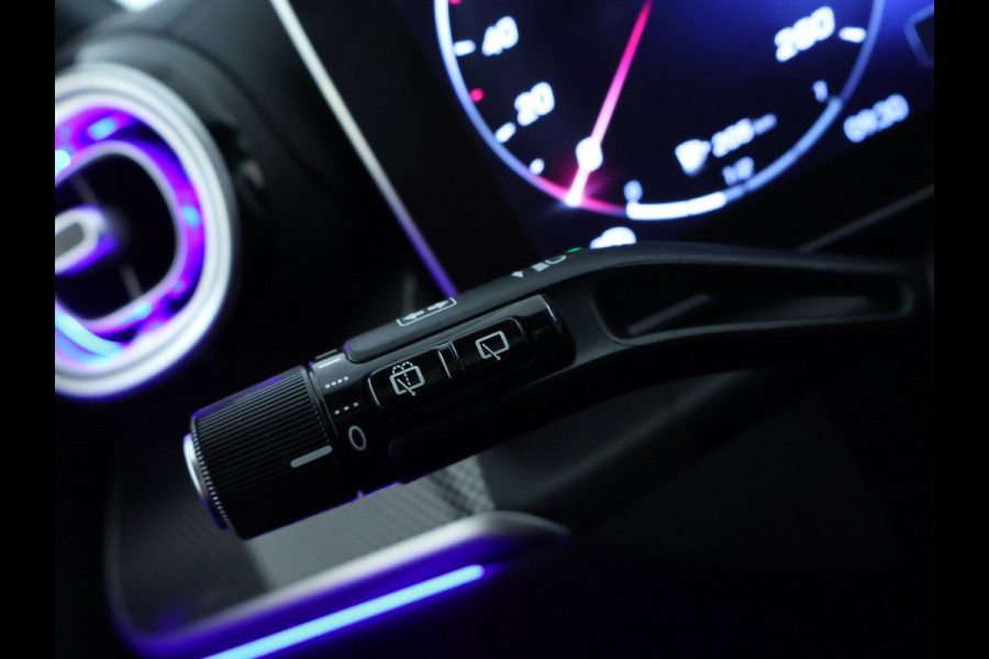 Mercedes-Benz GLC 400 e 4MATIC AMG Plug-In Hybride | AMG Line Premium | Tekhaak | Panorama Schuif-Kanteldak | Rijassistentiepakket plus | Stuur en Stoelverwarming | Inclusief 24 maanden MB Certified garantie voor Europa.