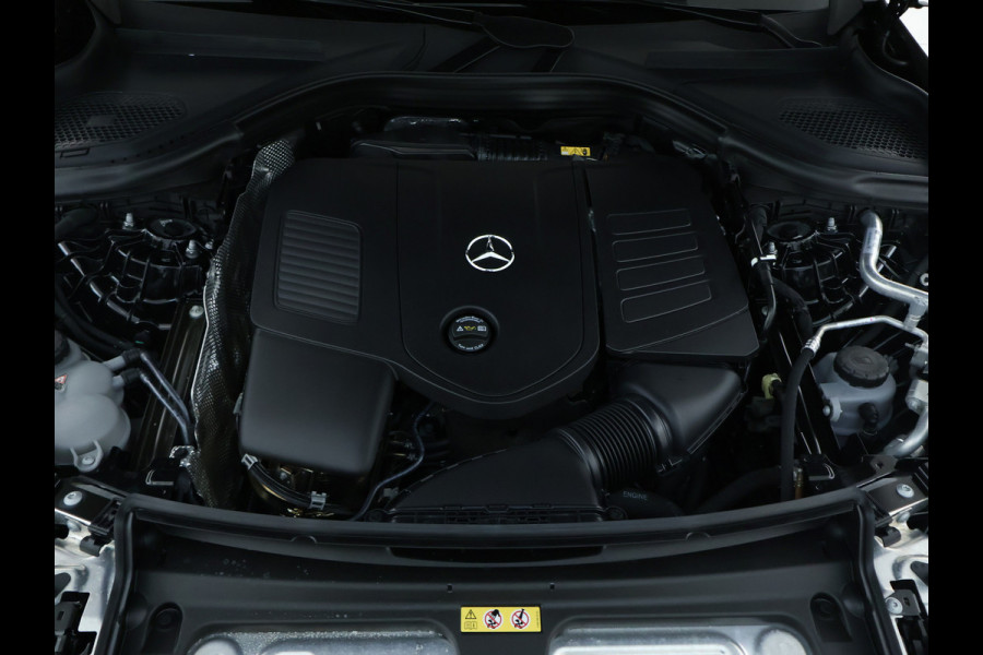 Mercedes-Benz GLC 400 e 4MATIC AMG Plug-In Hybride | AMG Line Premium | Tekhaak | Panorama Schuif-Kanteldak | Rijassistentiepakket plus | Stuur en Stoelverwarming | Inclusief 24 maanden MB Certified garantie voor Europa.