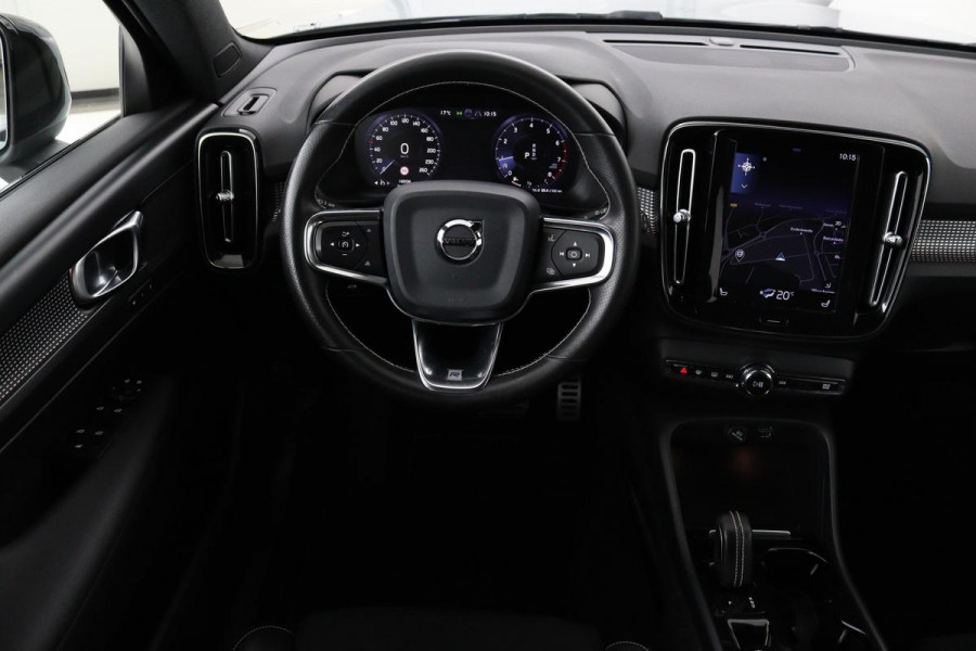 Volvo XC40 1.5 T3 R-Design | Stoel & stuurverwarming | Trekhaak | Camera | Navigatie | Achterbankverwarming | Leder/Alcantara | Full LED