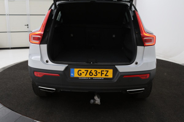 Volvo XC40 1.5 T3 R-Design | Stoel & stuurverwarming | Trekhaak | Camera | Navigatie | Achterbankverwarming | Leder/Alcantara | Full LED