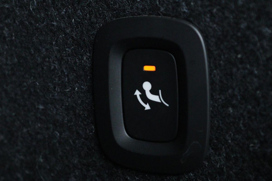 Volvo XC40 1.5 T3 R-Design | Stoel & stuurverwarming | Trekhaak | Camera | Navigatie | Achterbankverwarming | Leder/Alcantara | Full LED