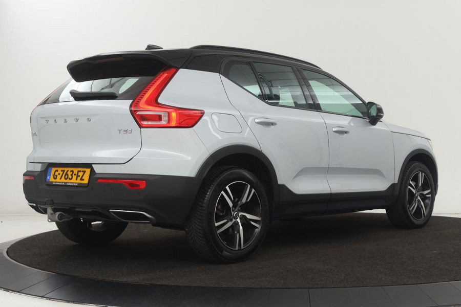 Volvo XC40 1.5 T3 R-Design | Stoel & stuurverwarming | Trekhaak | Camera | Navigatie | Achterbankverwarming | Leder/Alcantara | Full LED