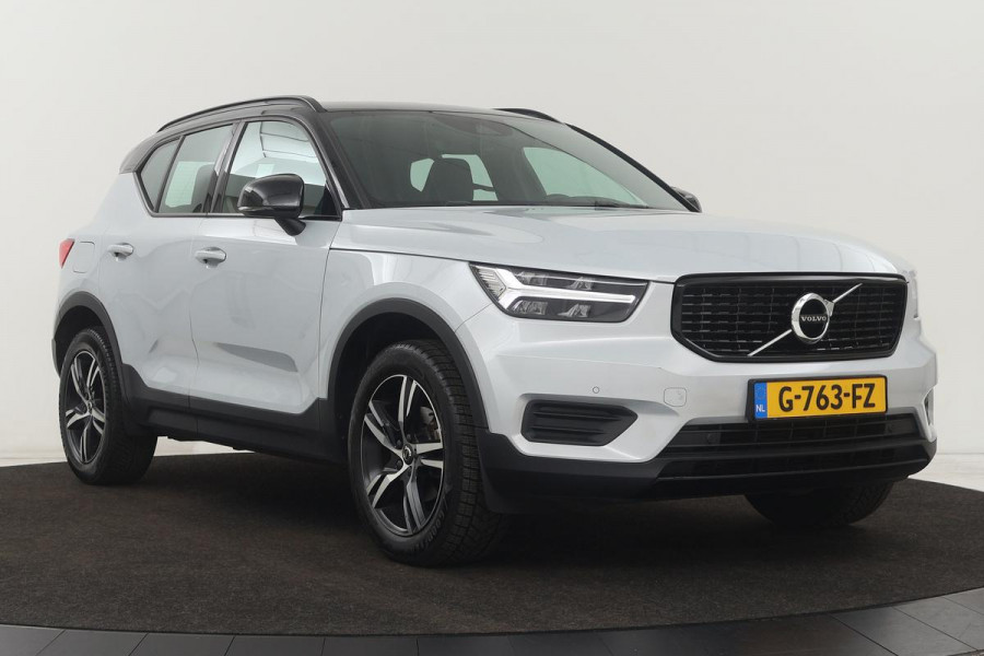 Volvo XC40 1.5 T3 R-Design | Stoel & stuurverwarming | Trekhaak | Camera | Navigatie | Achterbankverwarming | Leder/Alcantara | Full LED