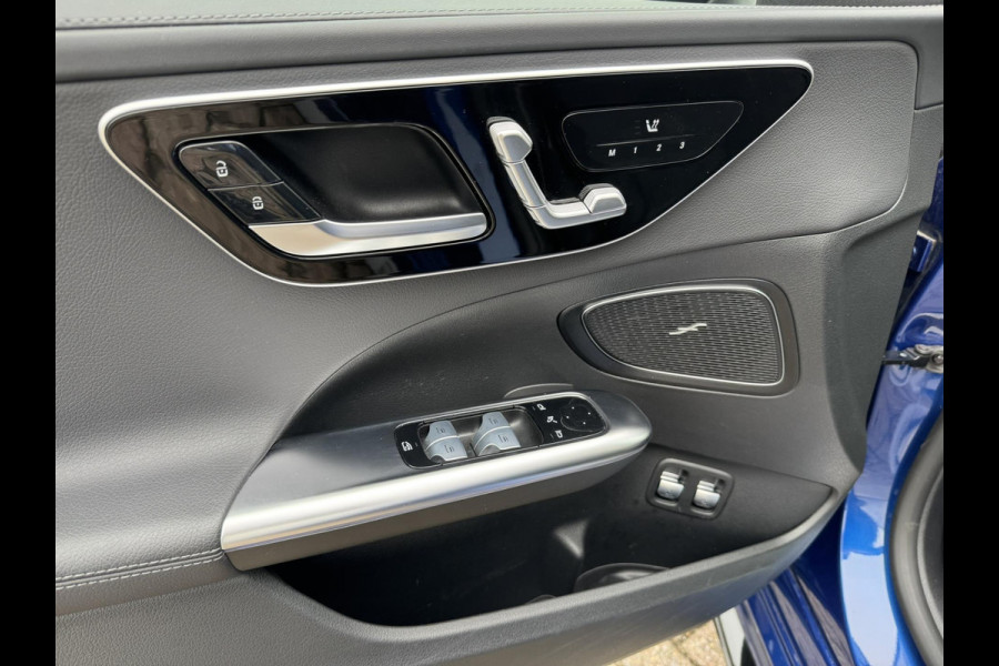 Mercedes-Benz C-Klasse 300 e AMG Line Adaptive cruise control Climate control Navi Apple / Android Leder/Alcantara