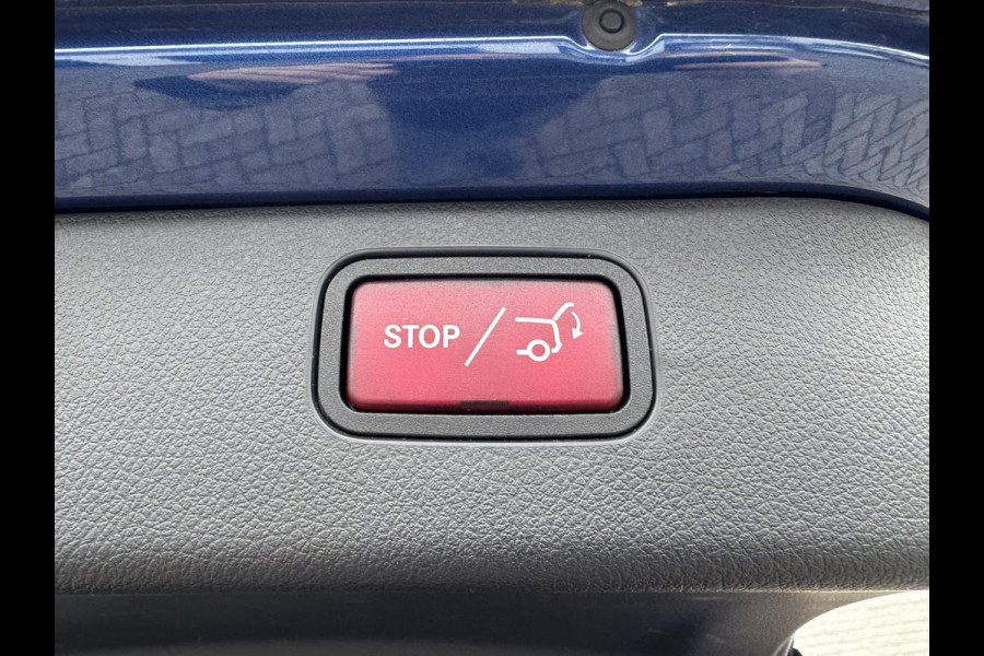 Mercedes-Benz C-Klasse 300 e AMG Line Adaptive cruise control Climate control Navi Apple / Android Leder/Alcantara