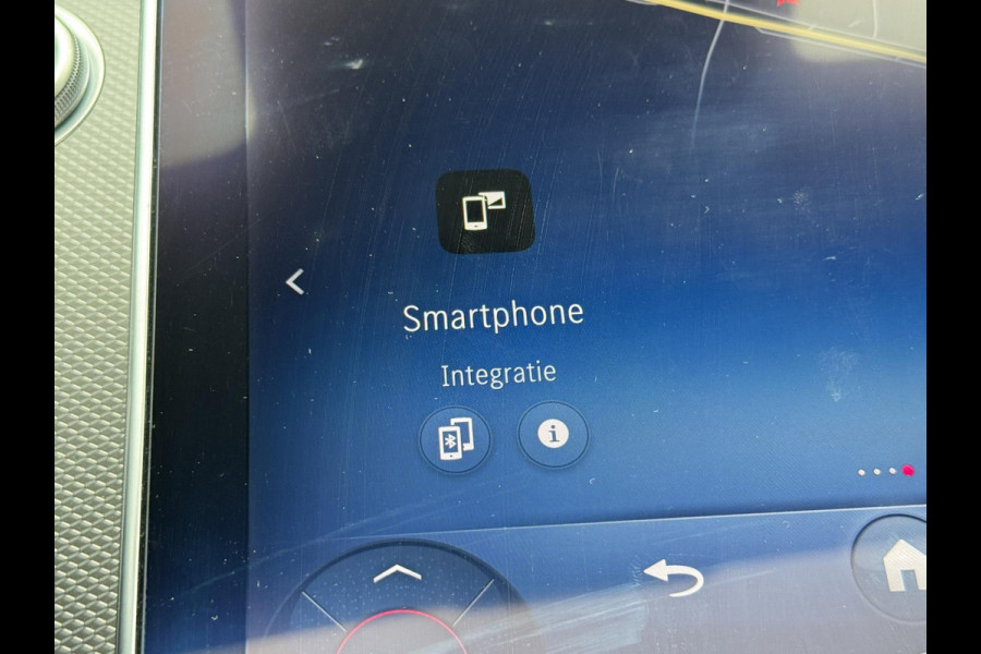 Mercedes-Benz C-Klasse 300 e AMG Line Adaptive cruise control Climate control Navi Apple / Android Leder/Alcantara