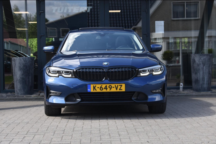 BMW 3-serie 320i High Executive | HARMAN KARDON | SCHUIF KANTELDAK | LEDER | STOELVERWARMING | SFEERVERLICHTING | APPLE CARPLAY