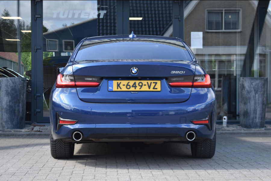 BMW 3-serie 320i High Executive | HARMAN KARDON | SCHUIF KANTELDAK | LEDER | STOELVERWARMING | SFEERVERLICHTING | APPLE CARPLAY
