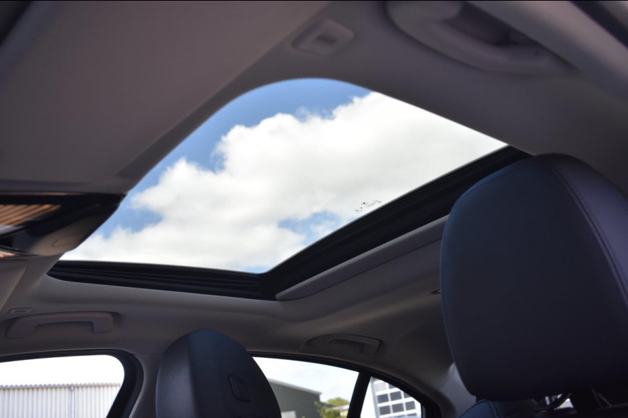 BMW 3-serie 320i High Executive | HARMAN KARDON | SCHUIF KANTELDAK | LEDER | STOELVERWARMING | SFEERVERLICHTING | APPLE CARPLAY