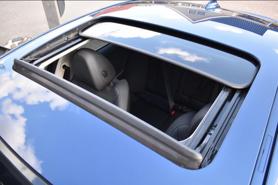 BMW 3-serie 320i High Executive | HARMAN KARDON | SCHUIF KANTELDAK | LEDER | STOELVERWARMING | SFEERVERLICHTING | APPLE CARPLAY
