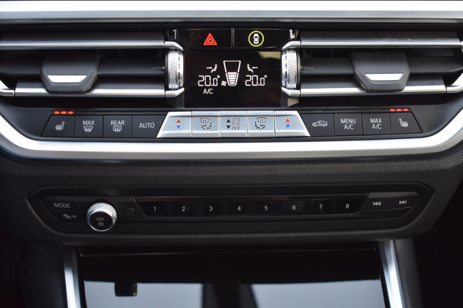 BMW 3-serie 320i High Executive | HARMAN KARDON | SCHUIF KANTELDAK | LEDER | STOELVERWARMING | SFEERVERLICHTING | APPLE CARPLAY