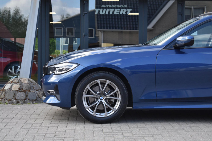 BMW 3-serie 320i High Executive | HARMAN KARDON | SCHUIF KANTELDAK | LEDER | STOELVERWARMING | SFEERVERLICHTING | APPLE CARPLAY