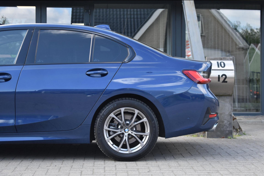 BMW 3-serie 320i High Executive | HARMAN KARDON | SCHUIF KANTELDAK | LEDER | STOELVERWARMING | SFEERVERLICHTING | APPLE CARPLAY