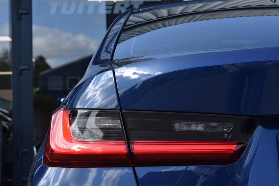 BMW 3-serie 320i High Executive | HARMAN KARDON | SCHUIF KANTELDAK | LEDER | STOELVERWARMING | SFEERVERLICHTING | APPLE CARPLAY
