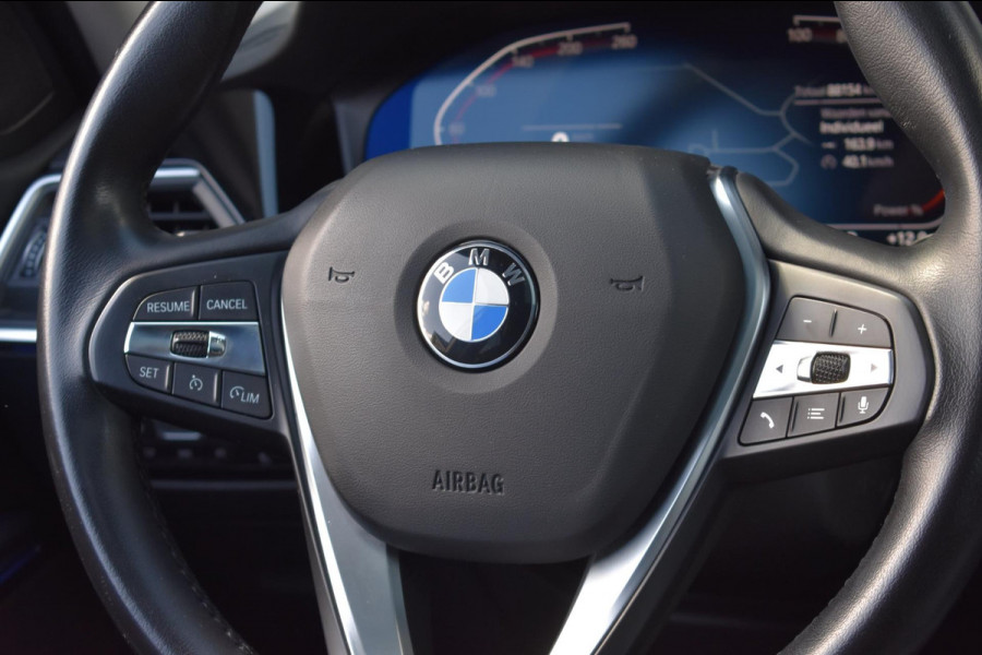 BMW 3-serie 320i High Executive | HARMAN KARDON | SCHUIF KANTELDAK | LEDER | STOELVERWARMING | SFEERVERLICHTING | APPLE CARPLAY