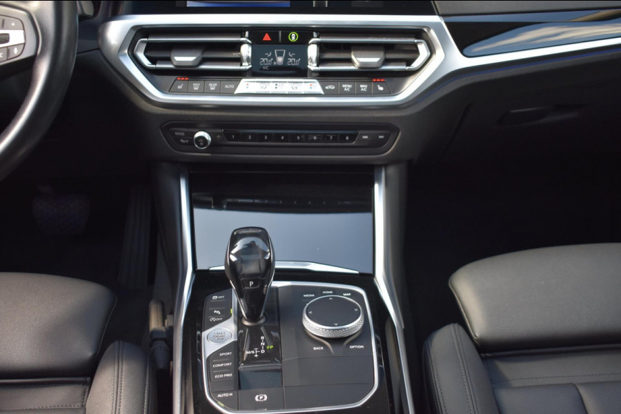 BMW 3-serie 320i High Executive | HARMAN KARDON | SCHUIF KANTELDAK | LEDER | STOELVERWARMING | SFEERVERLICHTING | APPLE CARPLAY
