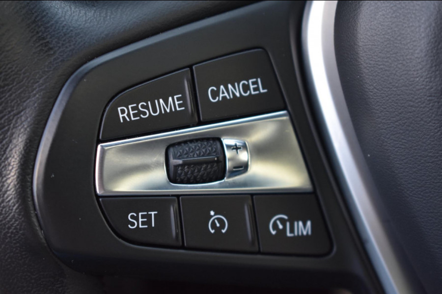 BMW 3-serie 320i High Executive | HARMAN KARDON | SCHUIF KANTELDAK | LEDER | STOELVERWARMING | SFEERVERLICHTING | APPLE CARPLAY