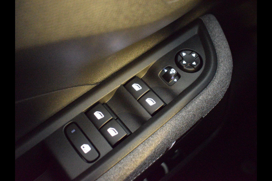 Opel Frontera 1.2 Turbo Hybrid GS NAVIGATIE & CARPLAY | ACHTERUITRIJCAMERA MET SENSOREN | E.C.C. | WINTERPAKKET |