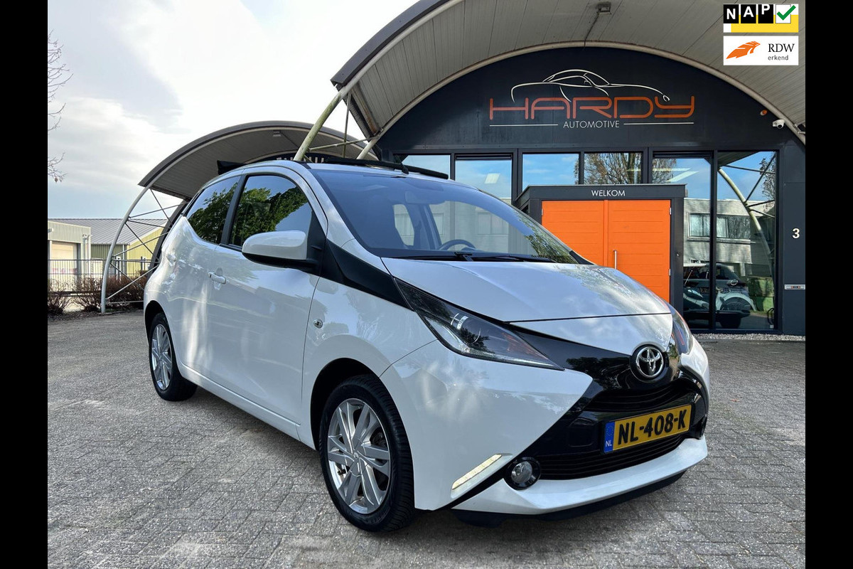 Toyota Aygo 1.0 VVT-i X-Wave Cabrio Camera Keyless NL-Auto Rijklaarprijs! Toyota Aygo 1.0 VVT-i X-Wave Cabrio Camera Keyless NL-Auto Rijklaarprijs!