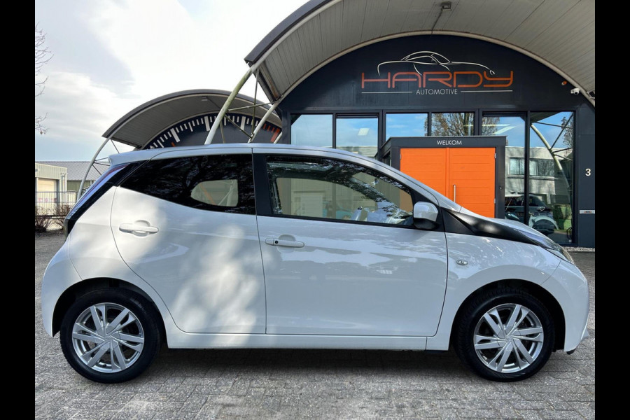 Toyota Aygo 1.0 VVT-i X-Wave Cabrio Camera Keyless NL-Auto Rijklaarprijs!
