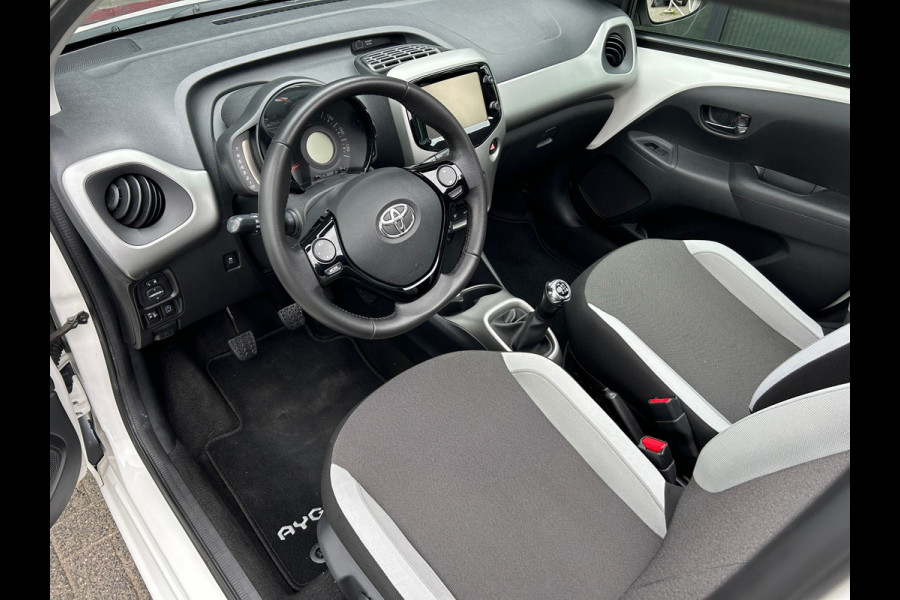 Toyota Aygo 1.0 VVT-i X-Wave Cabrio Camera Keyless NL-Auto Rijklaarprijs!