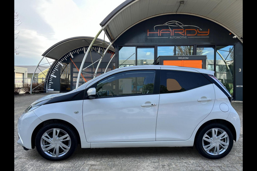 Toyota Aygo 1.0 VVT-i X-Wave Cabrio Camera Keyless NL-Auto Rijklaarprijs!
