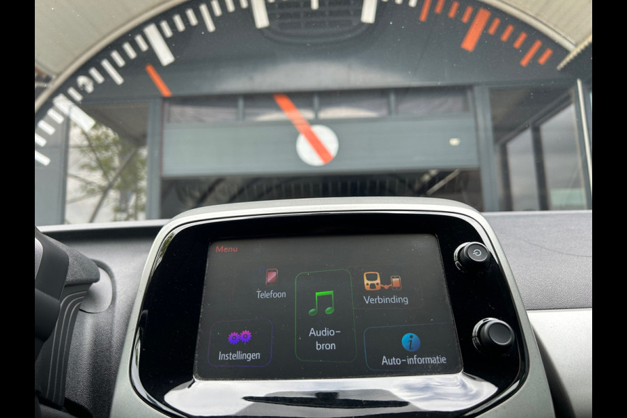 Toyota Aygo 1.0 VVT-i X-Wave Cabrio Camera Keyless NL-Auto Rijklaarprijs!