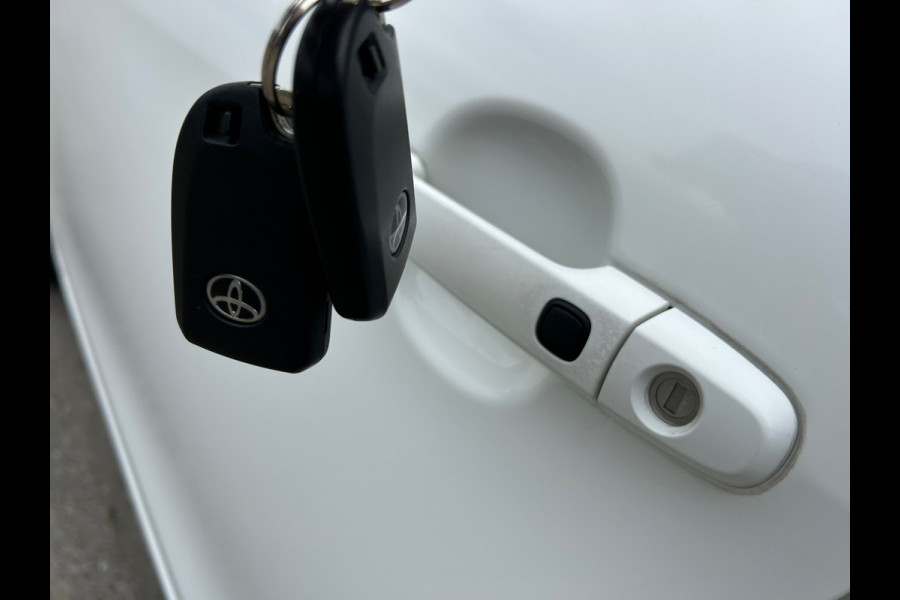 Toyota Aygo 1.0 VVT-i X-Wave Cabrio Camera Keyless NL-Auto Rijklaarprijs!