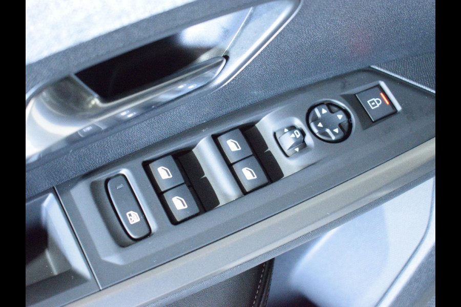 Peugeot 3008 1.2 Hybrid Allure NAVIGATIE | CARPLAY | 360 CAMERA MET SENSOREN | E.C.C. |