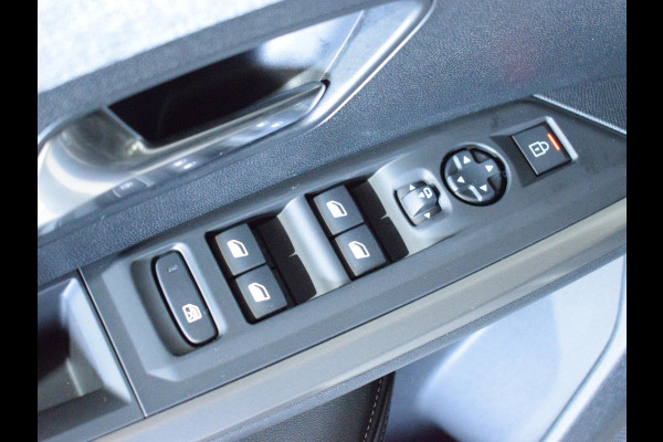 Peugeot 3008 1.2 Hybrid Allure NAVIGATIE | CARPLAY | 360 CAMERA MET SENSOREN | E.C.C. |
