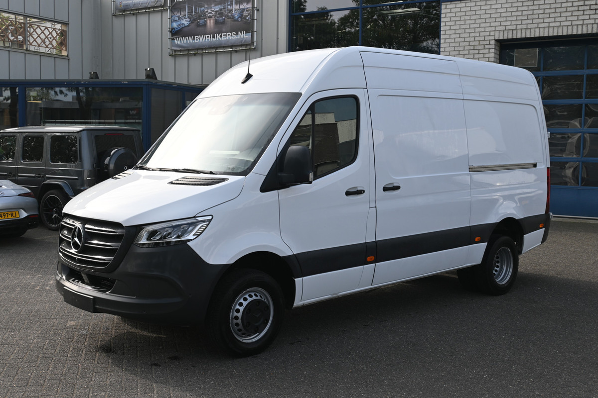Mercedes-Benz Sprinter 516 CDI L2H2 2 Schuifdeuren, LED, MBUX met 360 graden Camera, Standkachel Mercedes-Benz Sprinter 516 CDI L2H2 2 Schuifdeuren, LED, MBUX met 360 graden Camera, Standkachel