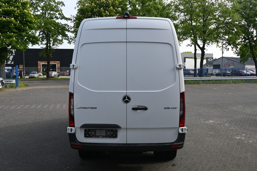 Mercedes-Benz Sprinter 516 CDI L2H2 2 Schuifdeuren, LED, MBUX met 360 graden Camera, Standkachel