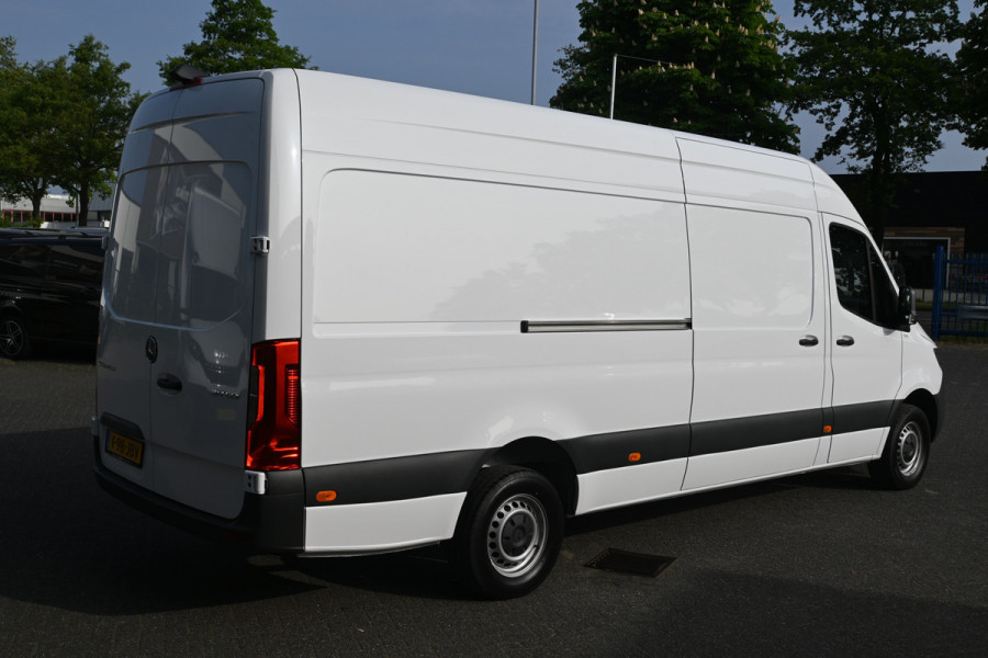 Mercedes-Benz Sprinter 317 CDI L3H2 RWD Geveerde stoel, MBUX met camera en Apple Carplay/Android Auto
