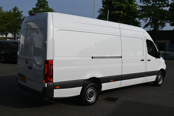 Mercedes-Benz Sprinter 317 CDI L3H2 RWD Geveerde stoel, MBUX met camera en Apple Carplay/Android Auto