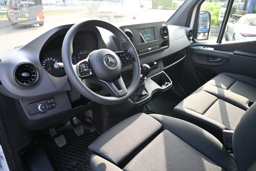 Mercedes-Benz Sprinter 317 CDI L3H2 RWD Geveerde stoel, MBUX met camera en Apple Carplay/Android Auto