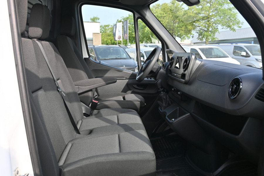 Mercedes-Benz Sprinter 317 CDI L3H2 RWD Geveerde stoel, MBUX met camera en Apple Carplay/Android Auto