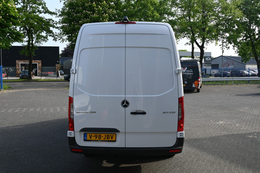 Mercedes-Benz Sprinter 317 CDI L3H2 RWD Geveerde stoel, MBUX met camera en Apple Carplay/Android Auto