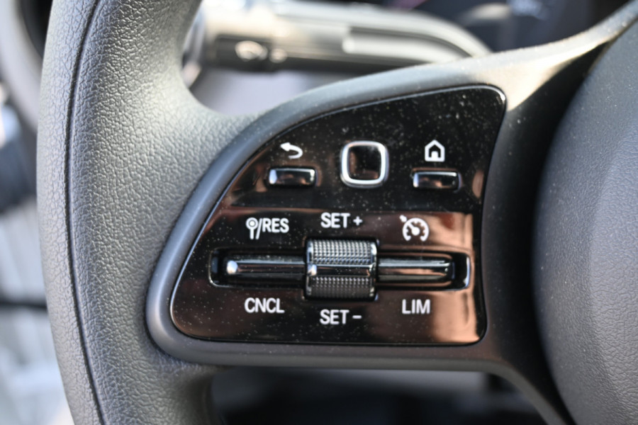 Mercedes-Benz Sprinter 317 CDI L3H2 RWD Geveerde stoel, MBUX met camera en Apple Carplay/Android Auto